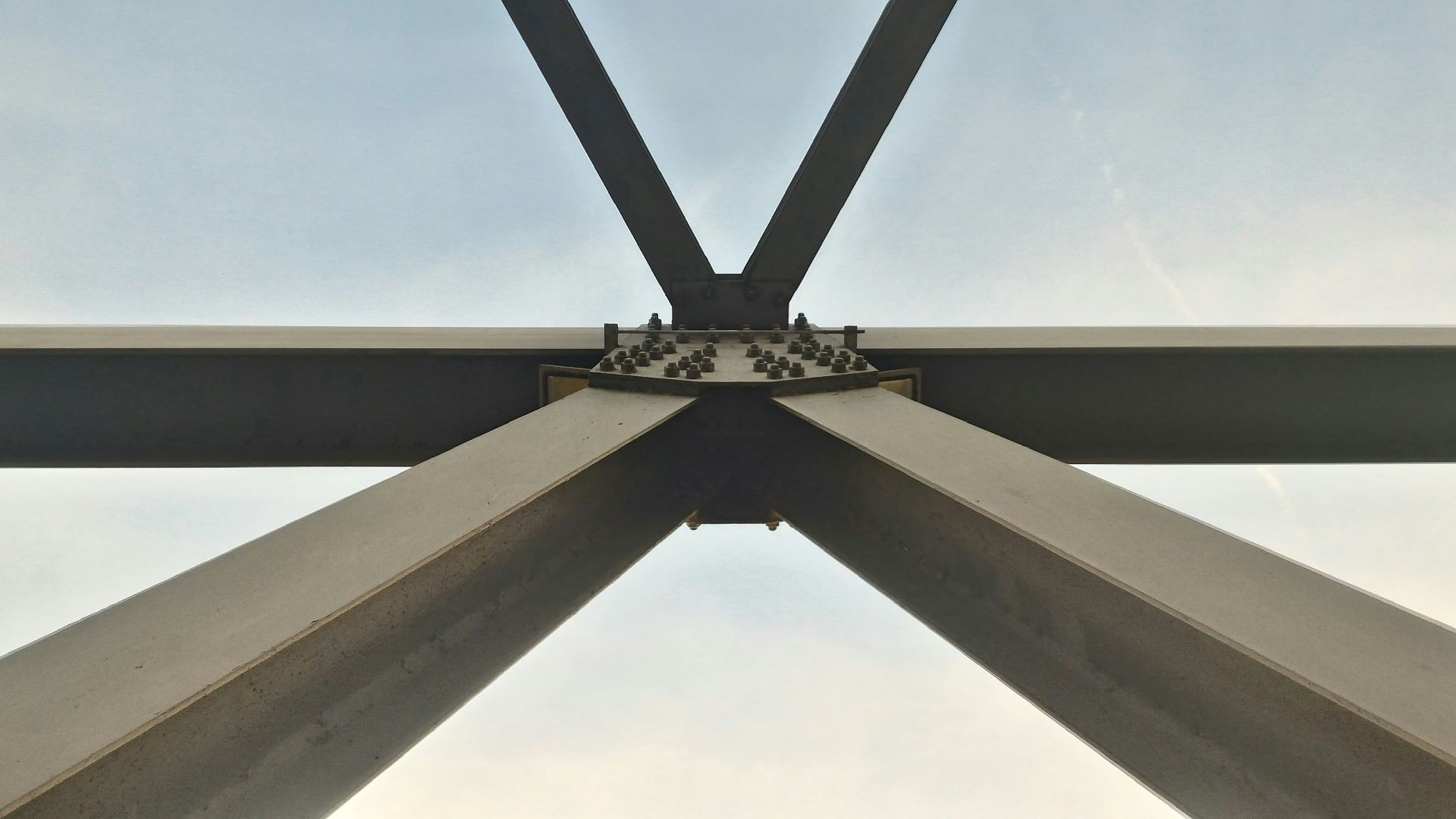 Structural Steel vs Reinforced Concrete: Use Cases and Key Differences